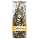 Nahaufnahme von aromatisch-reinigendem Mariengras Räucherwerk für Rituale. Hochwertiges Naturprodukt aus der Kräuterdrogerie, Wien. Reines Naturprodukt aus der Kräuterdrogerie.